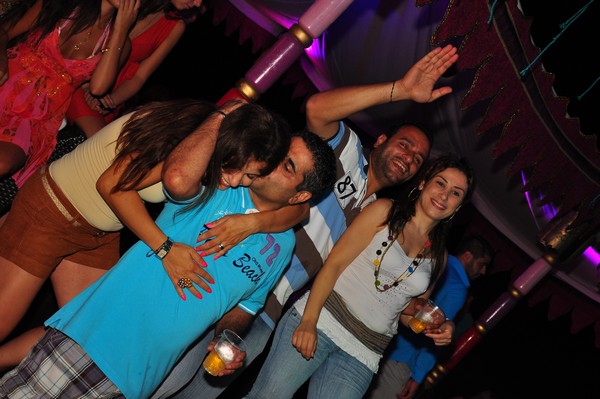 Night Beach Party @ Edde Sands